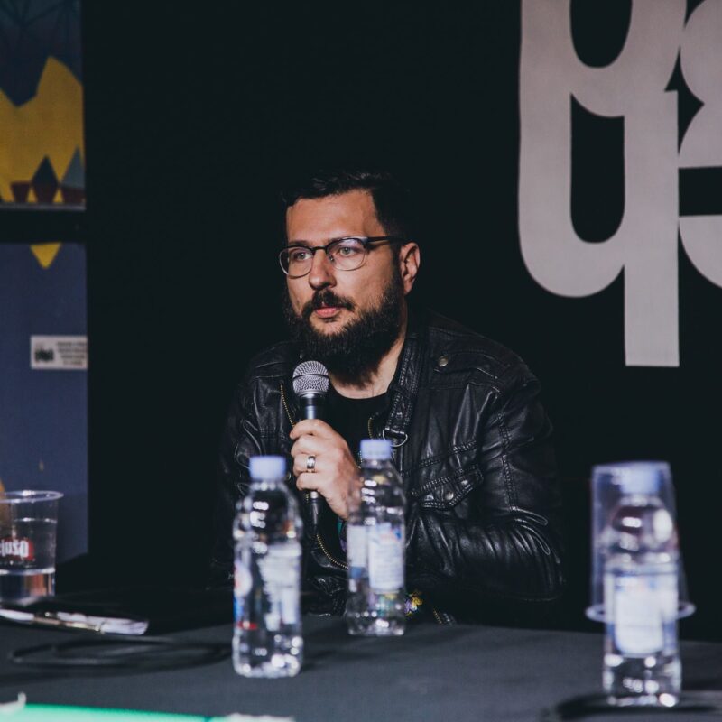 Booking: Gdje se vidiš za 5 godina?, autorica: Stephany Stephan