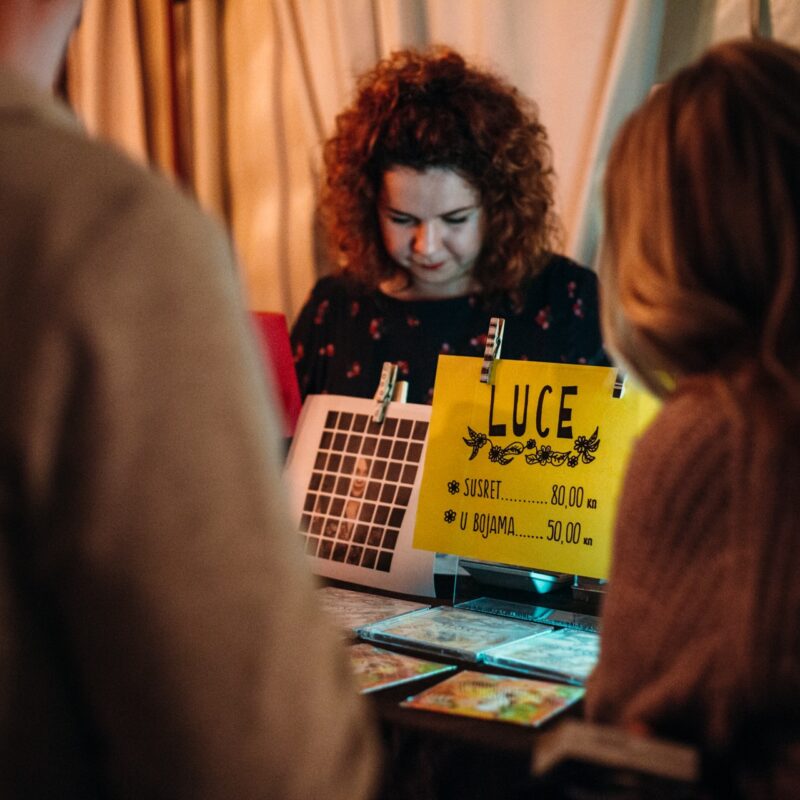 Luce, autorica: Stephany Stefan