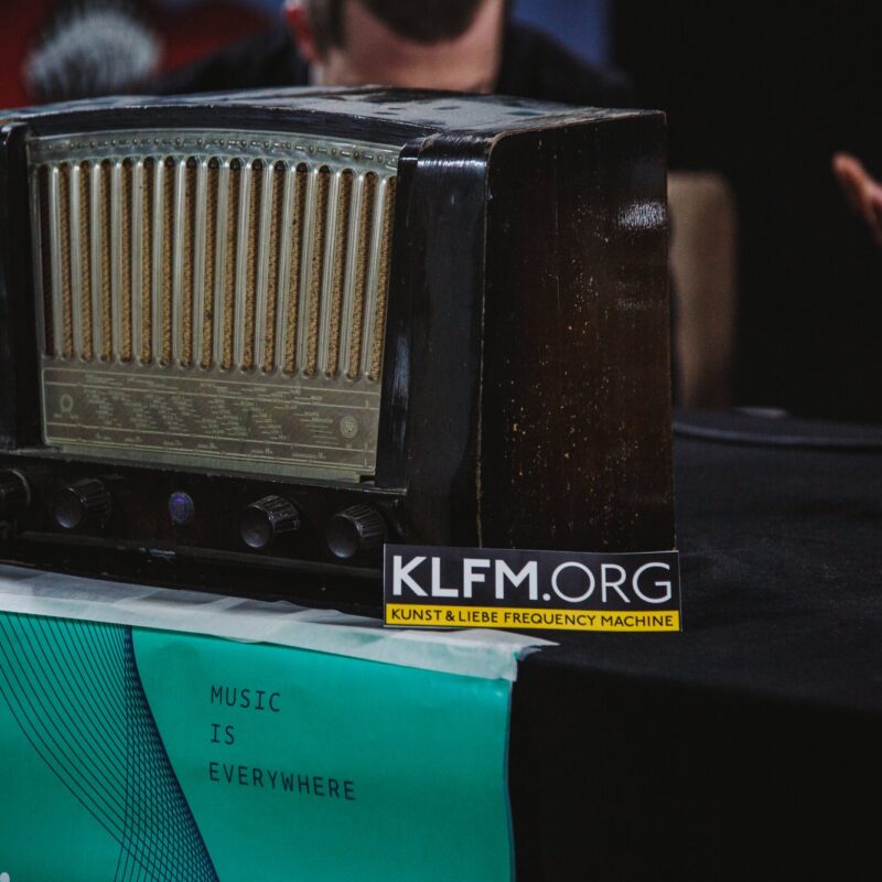 ”Megahertz”, autorica: Stephany Stefan