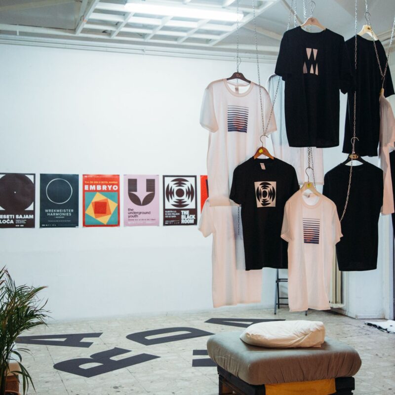 ''Gledanje Muzike'', autorica: Stephany Stefan