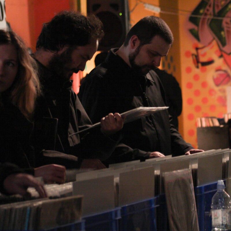 Sajam ploča #1, autor: Poligon