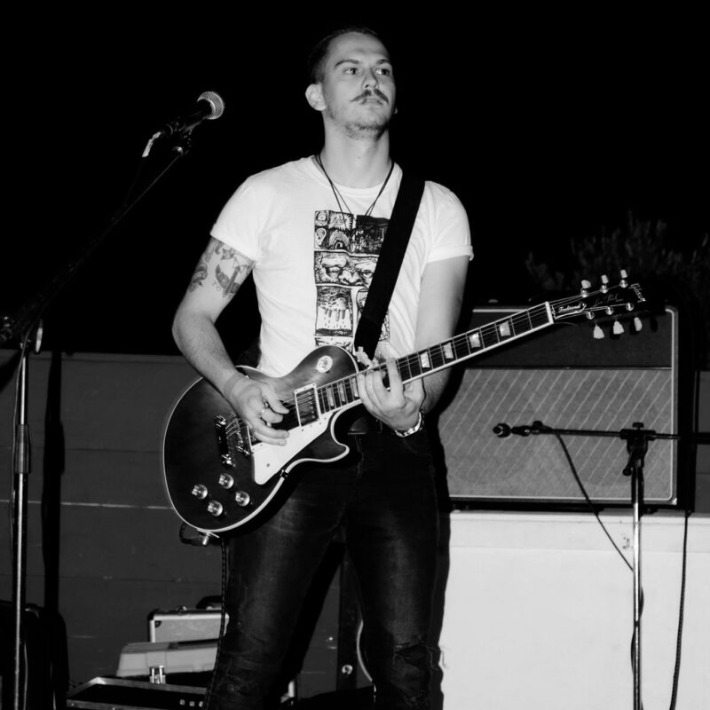 Quasarr + Morso + S3ngs + Big Strip Gorila + Moskva + Orvel + Embassy 516 + Valetudo + Feredon + Yaye + NLV + Dinamit duo, autorica: Kristina Barišić