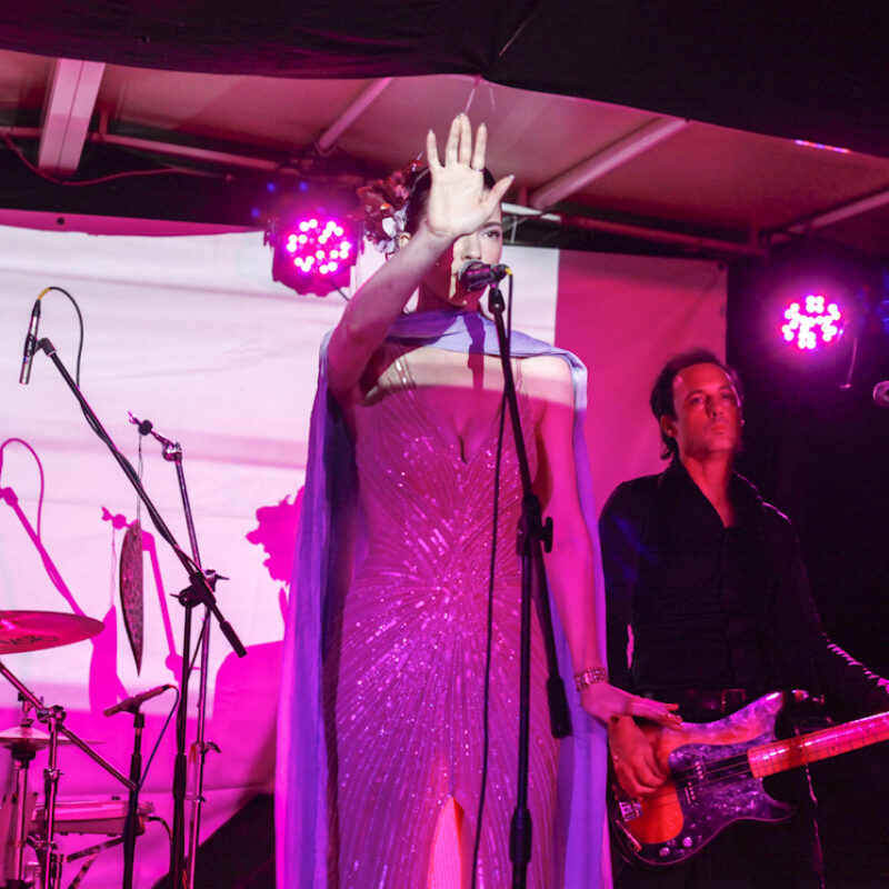 Chrysta Bell, autorica: Doris Fatur