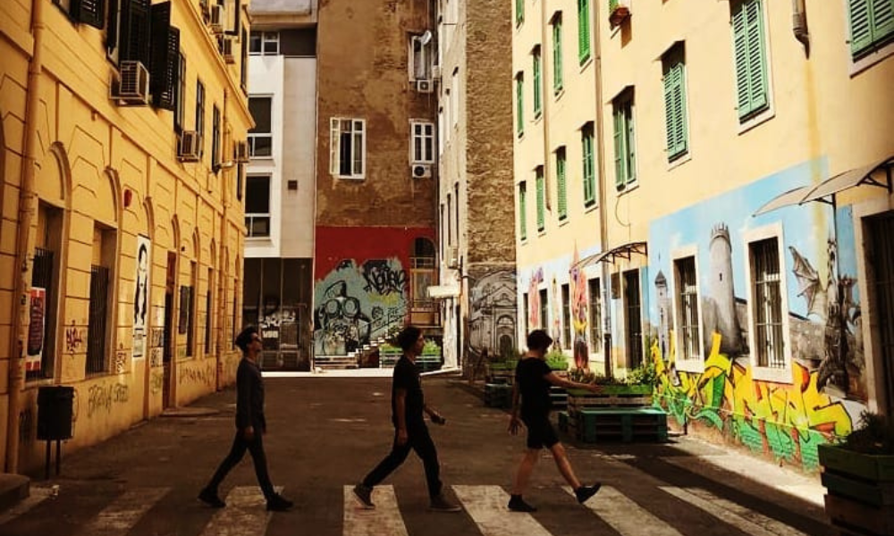 Intimate Stranger, autor: Derek Woodgate