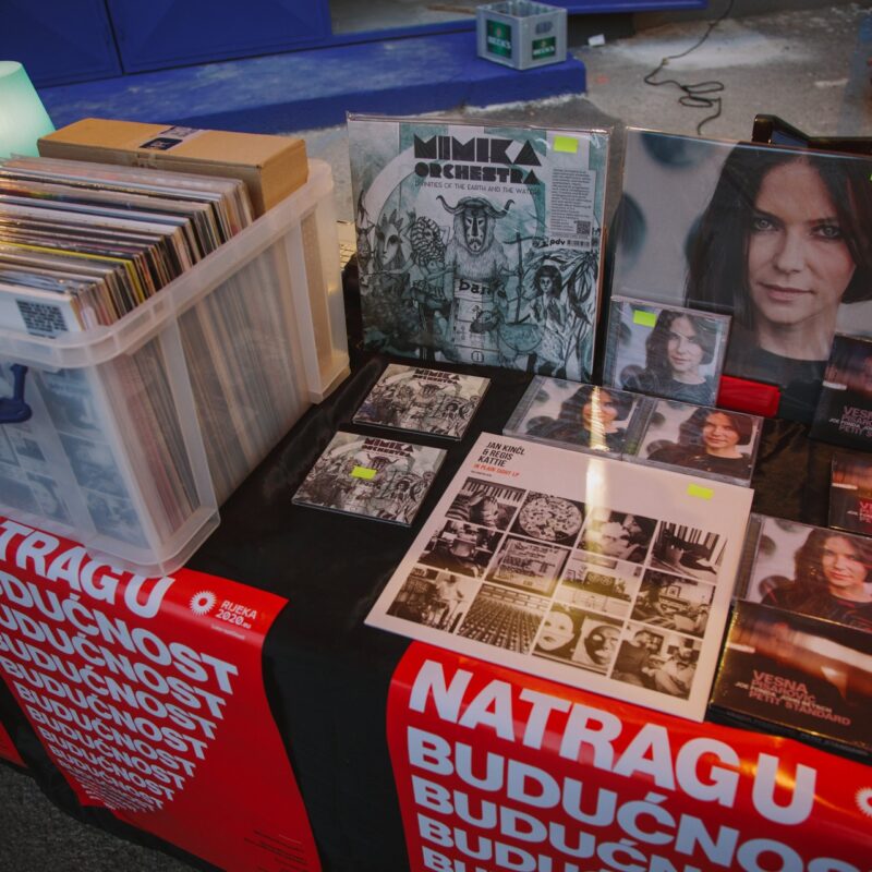 Mimika Orchestra + Vesna Pisarović i Naš veliki i mali orkestar + Kozmodrum + Jan Kinčl & Regis Kattie + Bruno Mičetić Quintet, autorica: Stephany Stefan