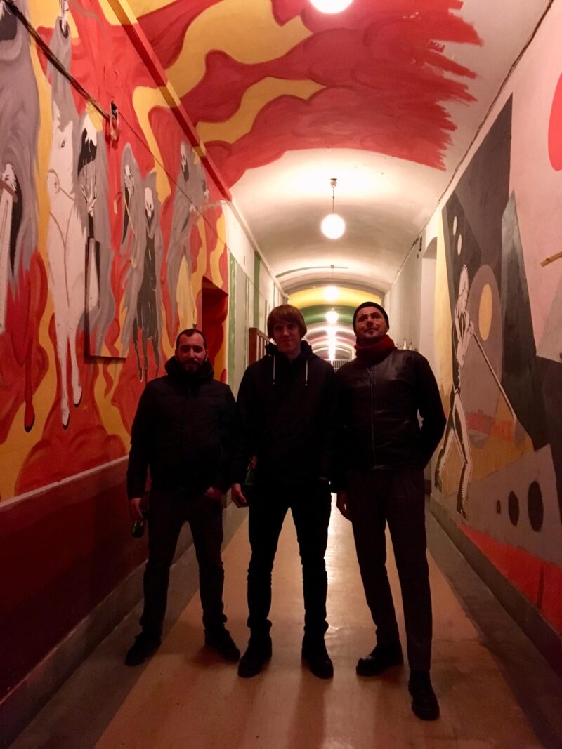 JÜ + Pe Kun, službena fotografija