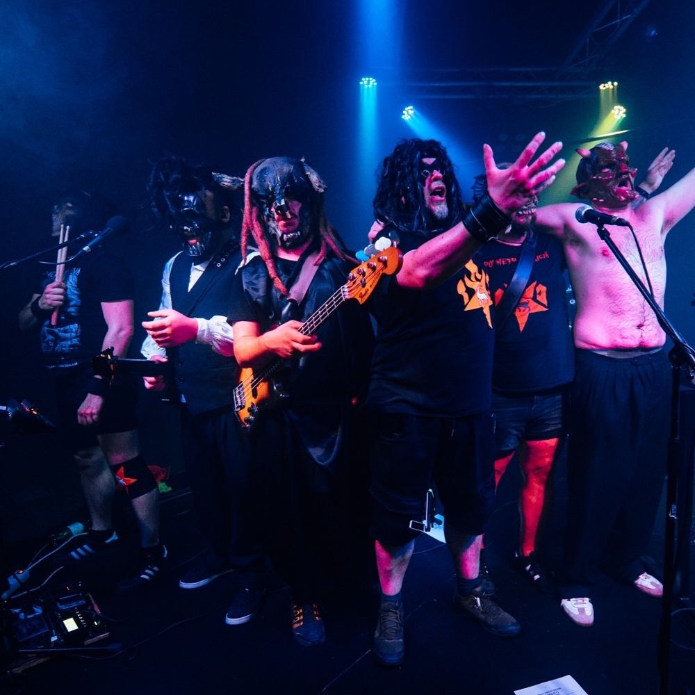 Po' Metra Crijeva + Ochi autor: Dragutin Andrić