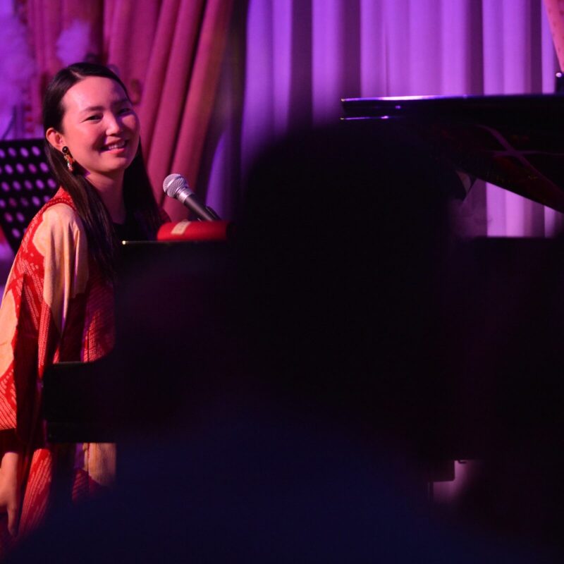 Elis po Japonski, autor: Vigo Mavrović