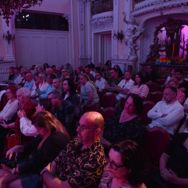 Elis po Japonski, autor: Vigo Mavrović