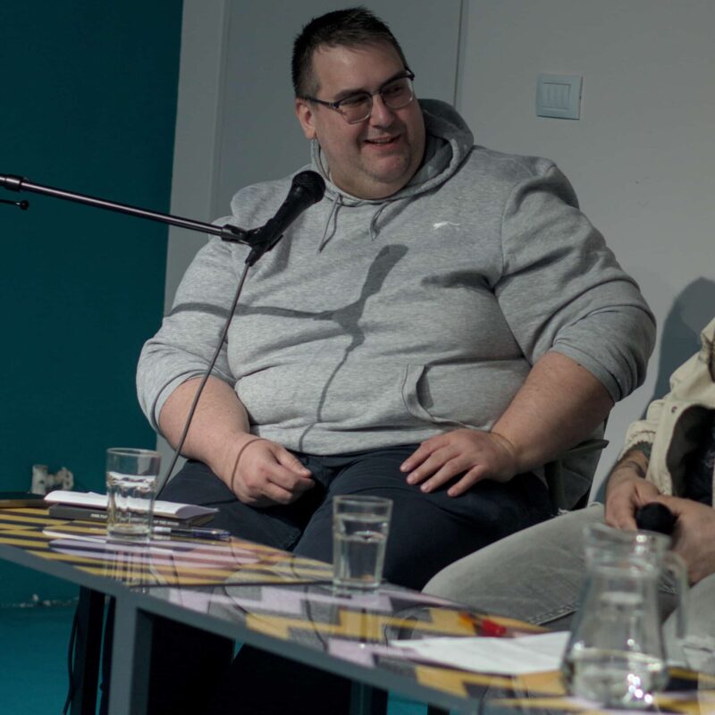 Od sumraka do zore, autorica: Ariana Krišković