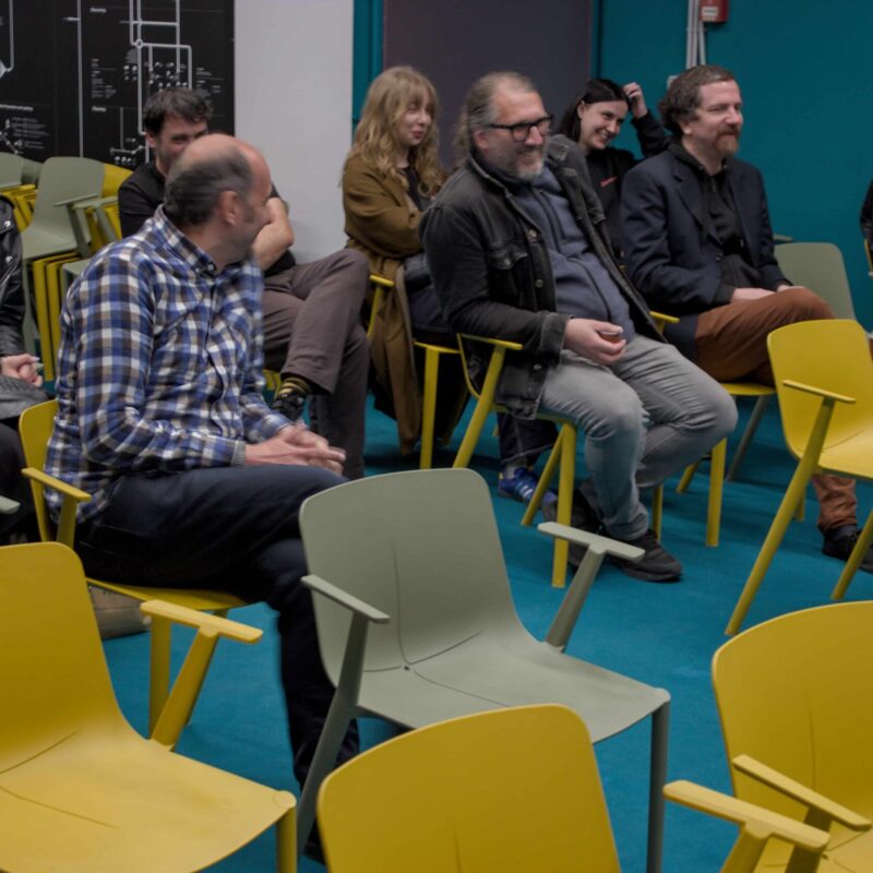 Od sumraka do zore, autorica: Ariana Krišković