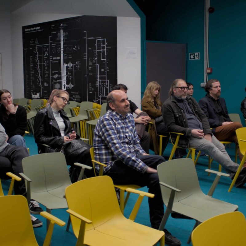 Od sumraka do zore, autorica: Ariana Krišković