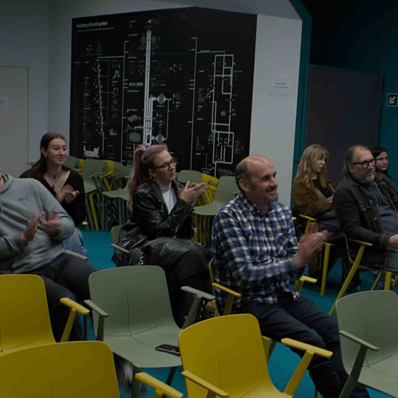 Od sumraka do zore, autorica: Ariana Krišković