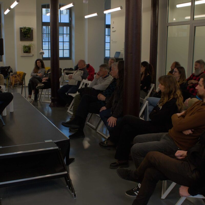 Album na dan, autorica: Ariana Krišković