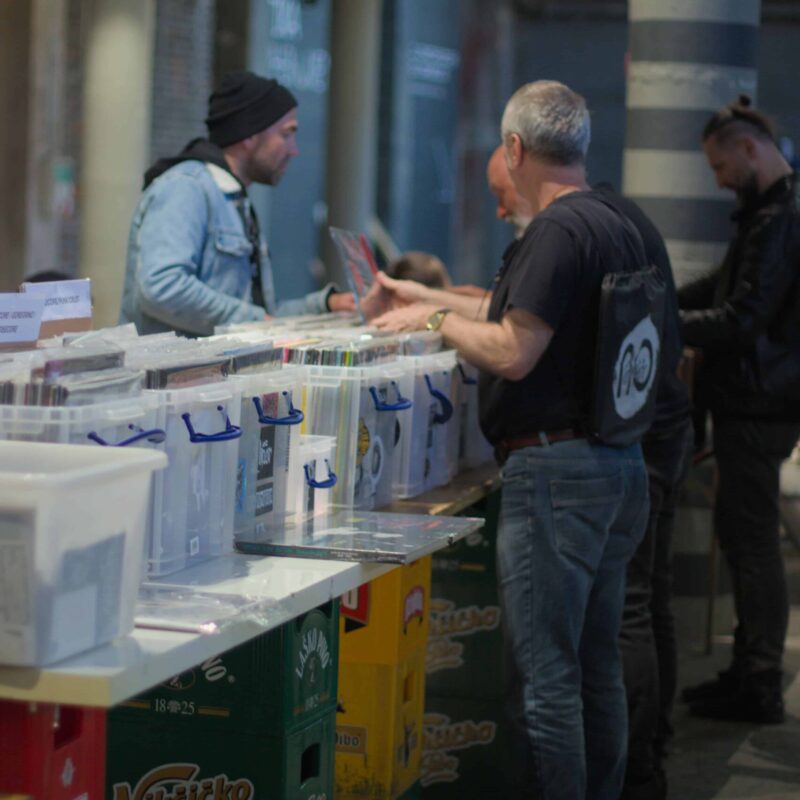 Sajam ploča, autorica: Ariana Krišković