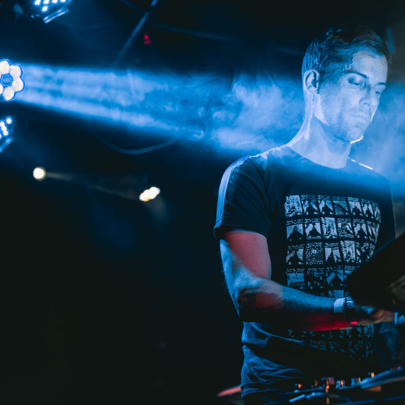 Stereosister, Slick Stings, autor: Filip Kovačević