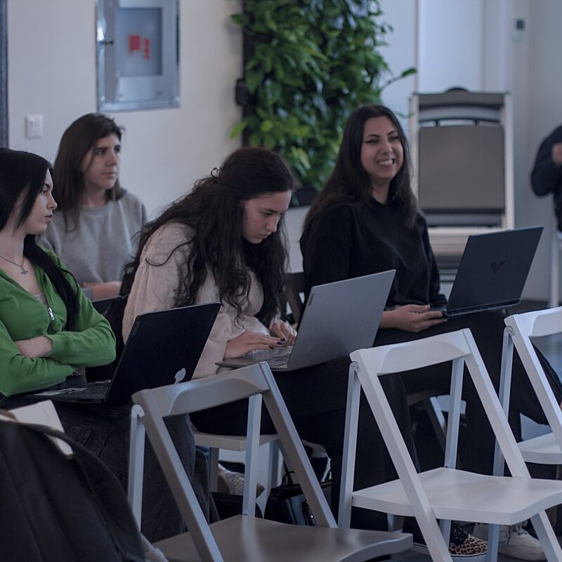 Let's talk about music, autorice: Anja Matić i Ariana Krišković