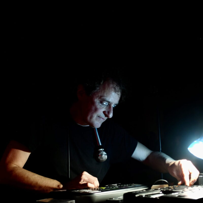 18. rođendan Peek&Poke : kviz, Iv/An, Neon Lies, autor: Josip Knežević