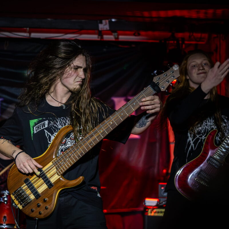 Mamut, Klapan, Homeless Among Tombs, autor: Filip Kovačević