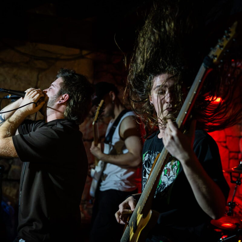 Mamut, Klapan, Homeless Among Tombs, autor: Filip Kovačević