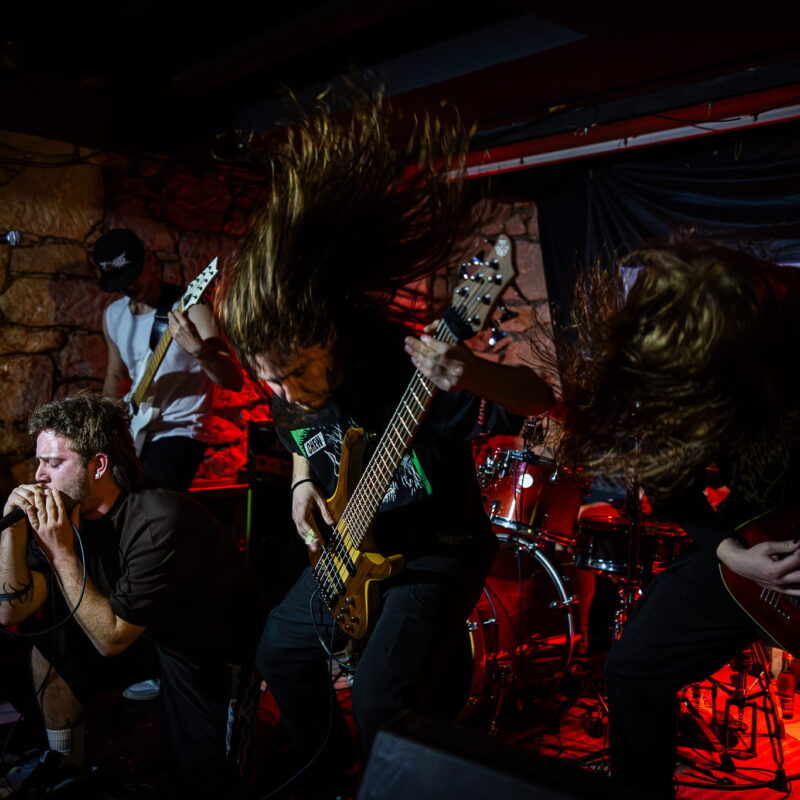 Mamut, Klapan, Homeless Among Tombs, autor: Filip Kovačević