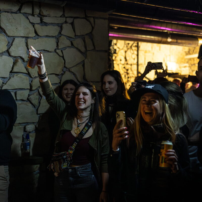 Mamut, Klapan, Homeless Among Tombs, autor: Filip Kovačević