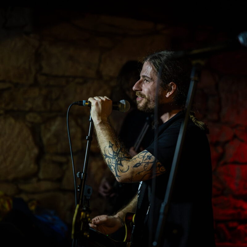 Mamut, Klapan, Homeless Among Tombs, autor: Filip Kovačević