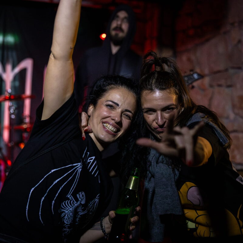 Mamut, Klapan, Homeless Among Tombs, autor: Filip Kovačević