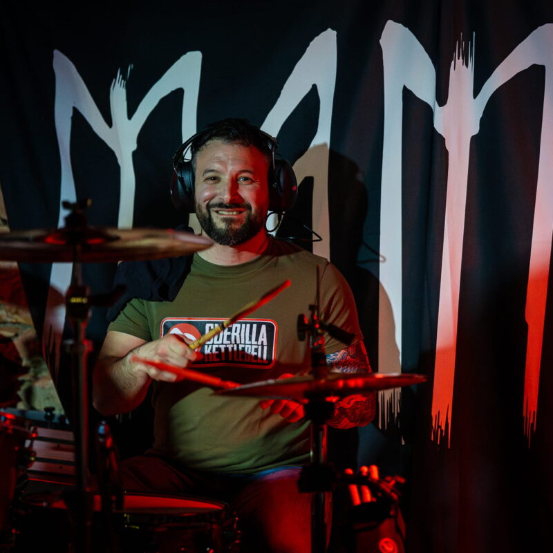 Mamut, Klapan, Homeless Among Tombs, autor: Filip Kovačević