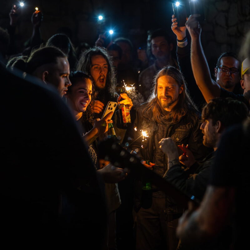 Mamut, Klapan, Homeless Among Tombs, autor: Filip Kovačević