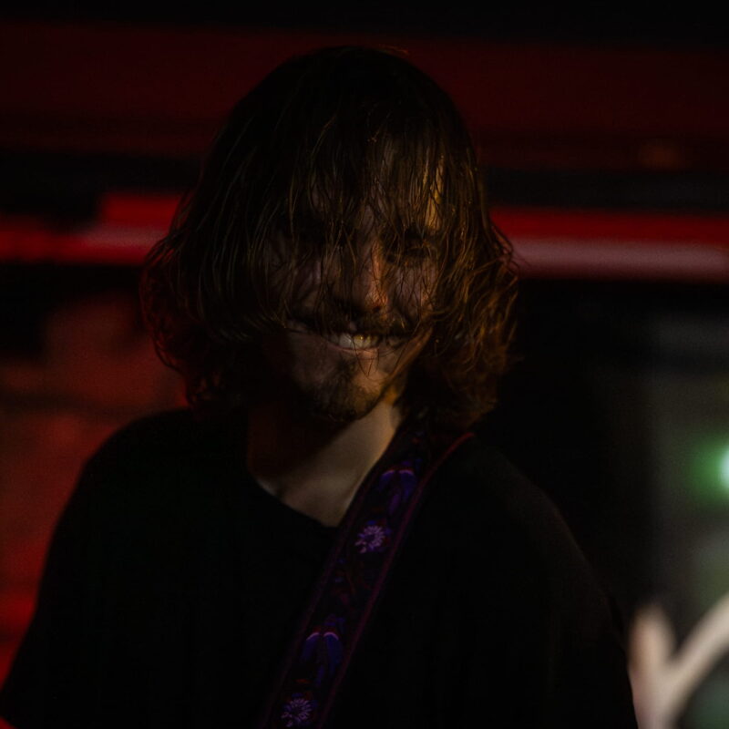 Mamut, Klapan, Homeless Among Tombs, autor: Filip Kovačević