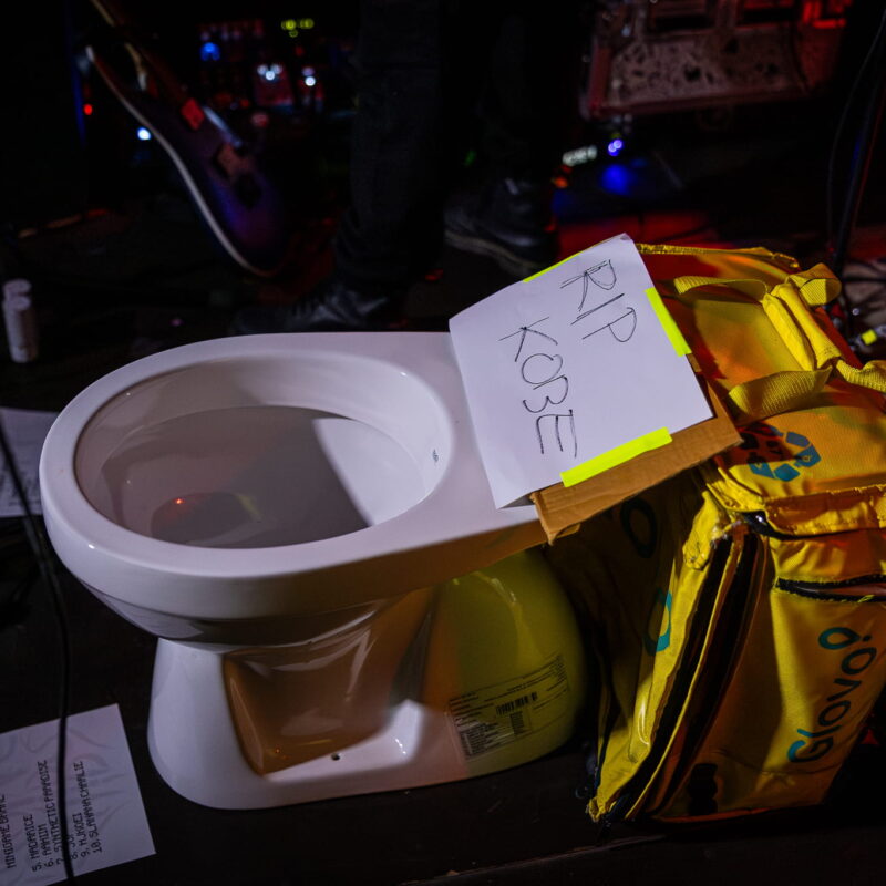 Mamut, Klapan, Homeless Among Tombs, autor: Filip Kovačević